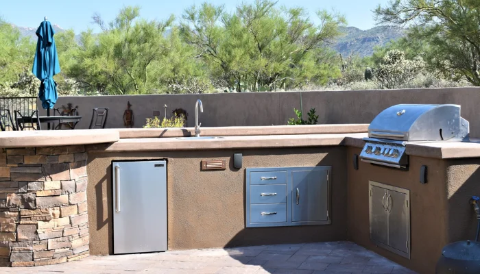 Choosing the Right Outdoor Kitchen Cabinets