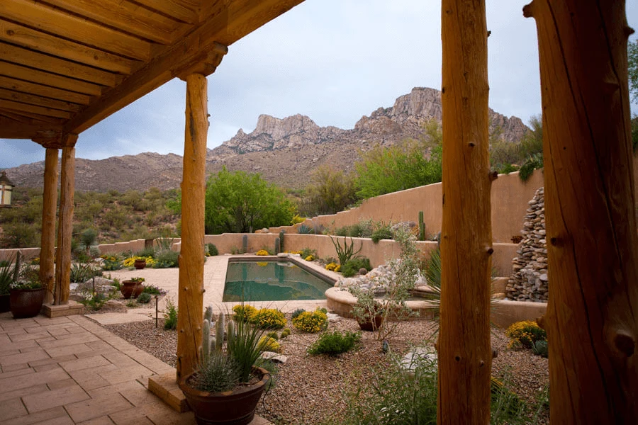 patio-pool-mountain